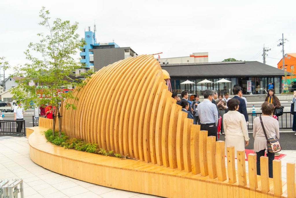 バスまちベンチ/ひらかた家具町スマイルロード